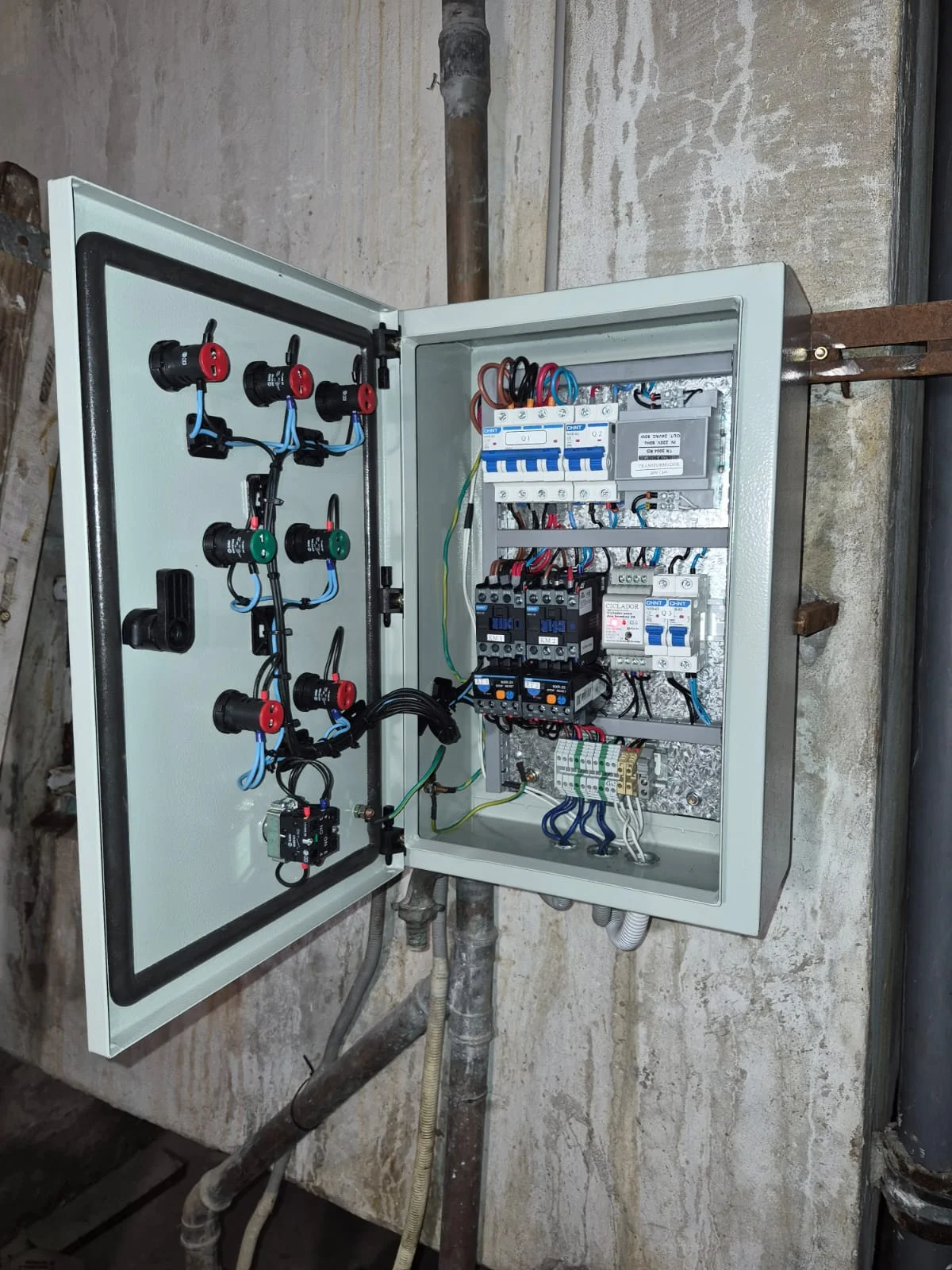 Restauración de tableros eléctricos en CABA — Electronec